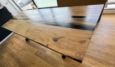 Esszimmertisch Eiche mit Epoxidharz