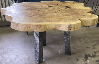 Baumscheibentisch aus Pappel